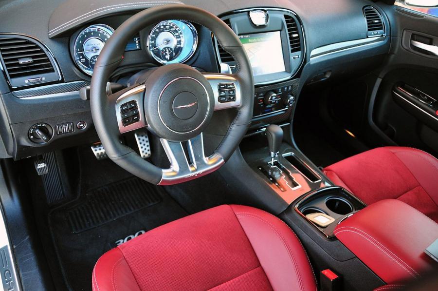  Chrysler 300C SRT8 2012 года  (фото 92 из 100)